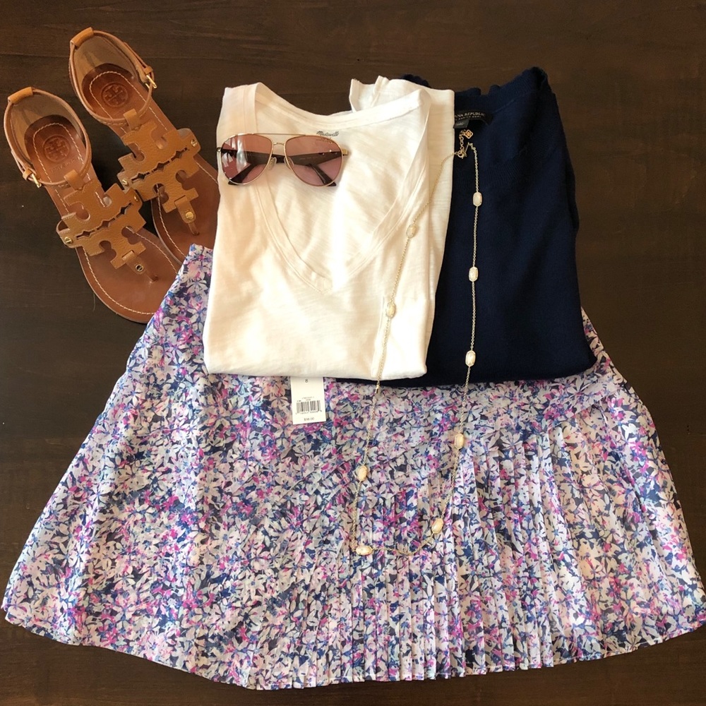 NEW WITH TAGS BANANA REPUBLIC SKIRT 8